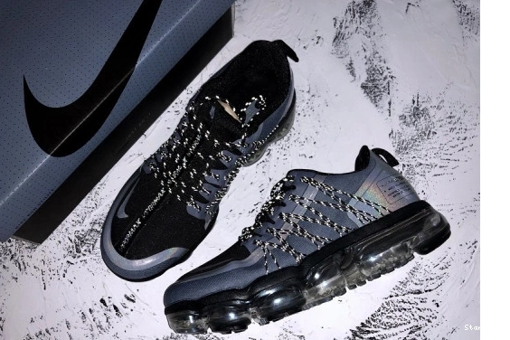 AQ8810-400 UTILITY VAPORMAX RUN BLUE DUSK AIR 0329